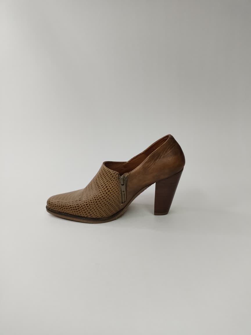 Zapato Hebles Carpincho Café con Tostado Envejecido
